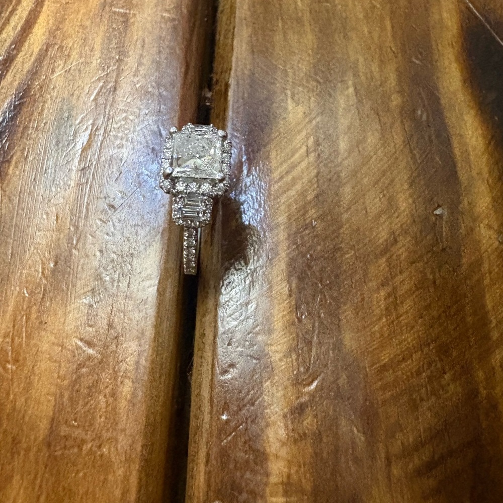Kay Jewelers 1 1/2 carat princess cut natural diamond in a halo setting - Picture 5 of 14